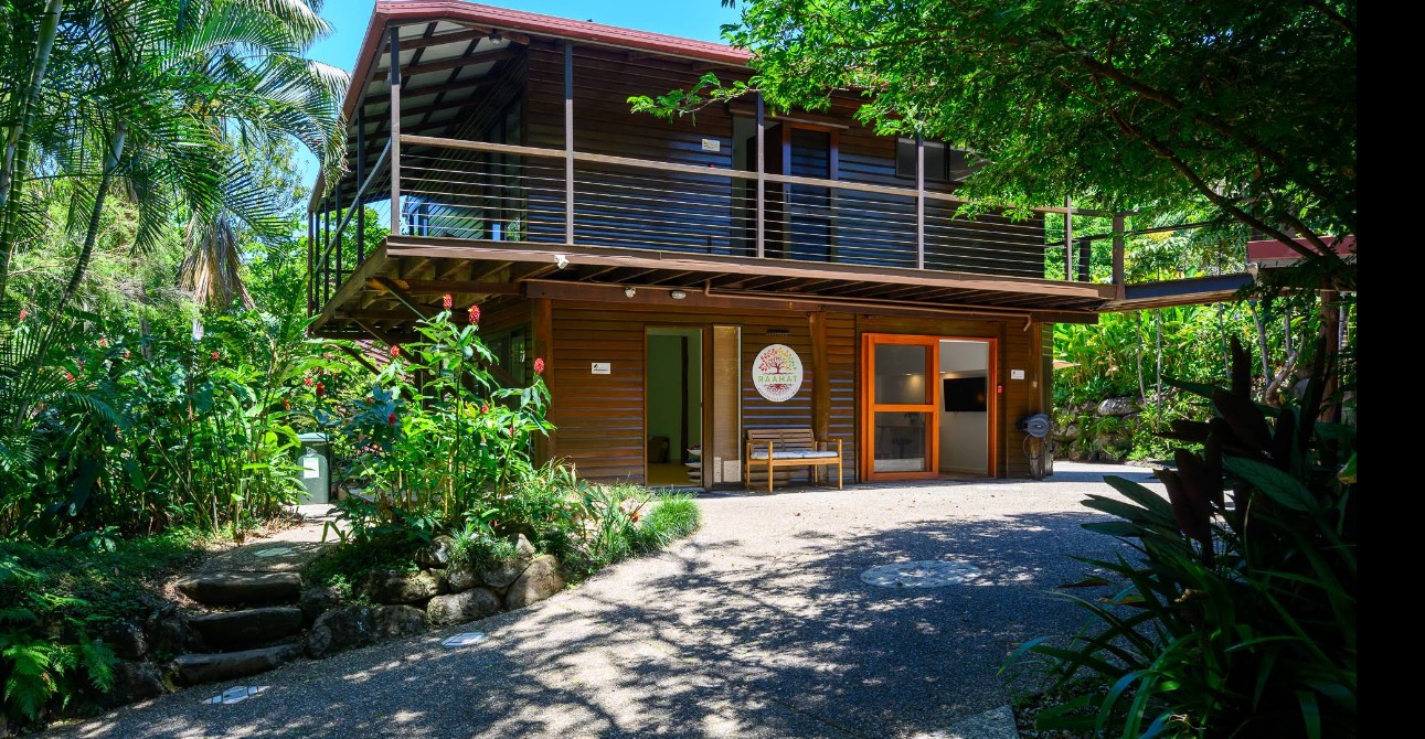 Raahat Wellness House, 13 Goondooloo Drive, Ocean Shores NSW 2483
